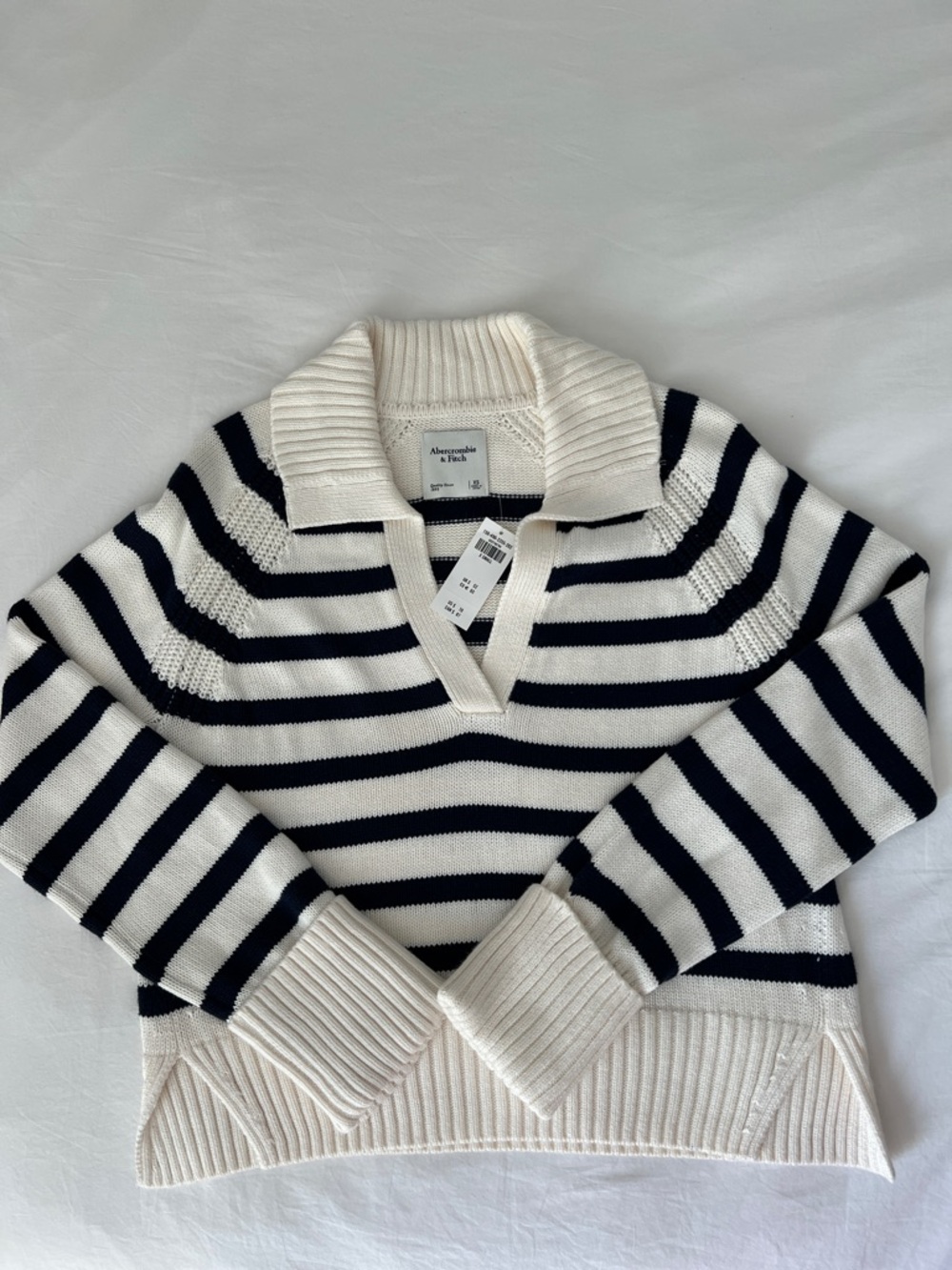 Abercrombie & Fitch Cream and Navy Striped V‑Neck Polo Sweater
